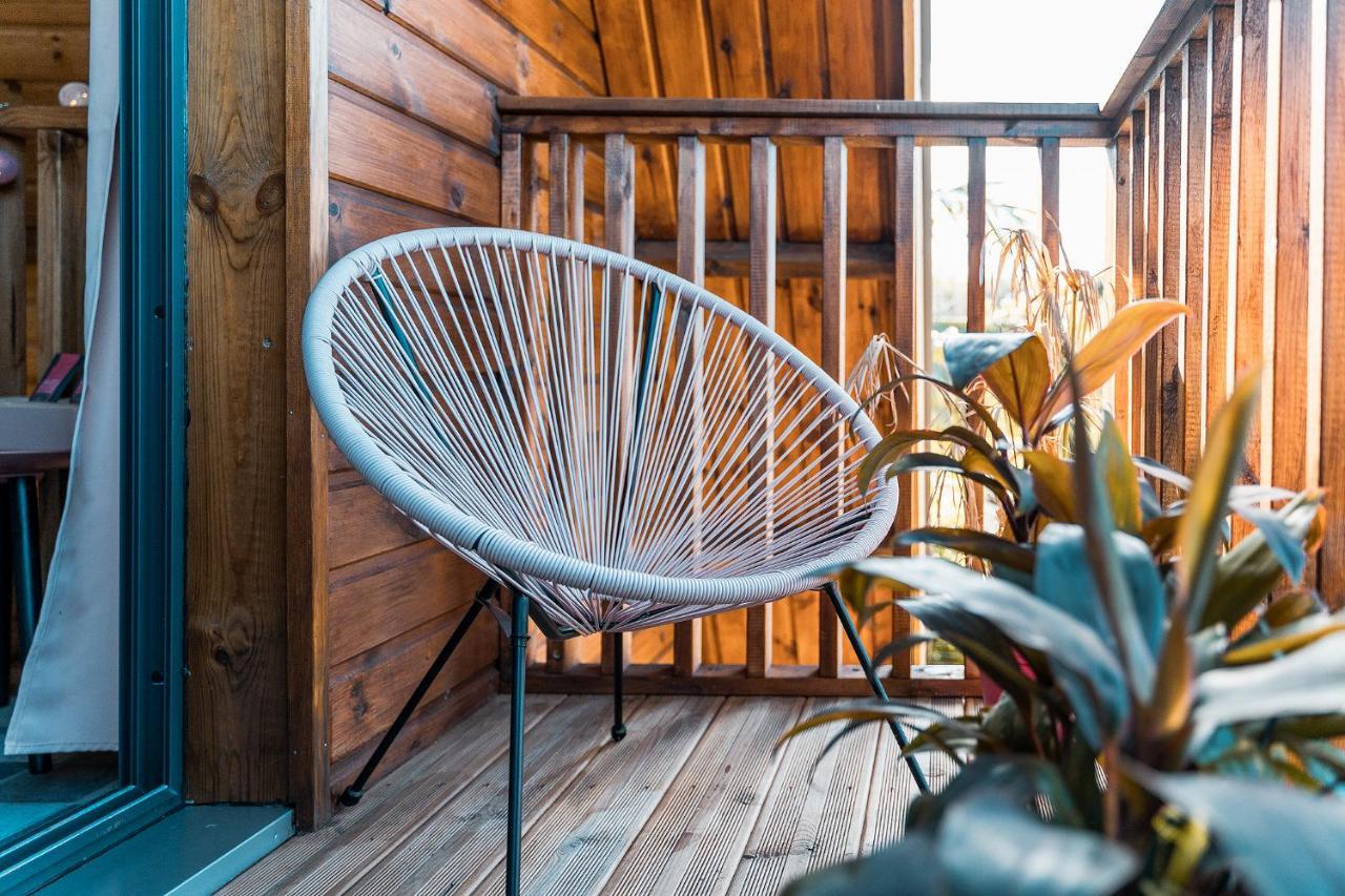 Charmant Chalet Avec Jacuzzi, L'Ile O Vert サン・フィリップ エクステリア 写真