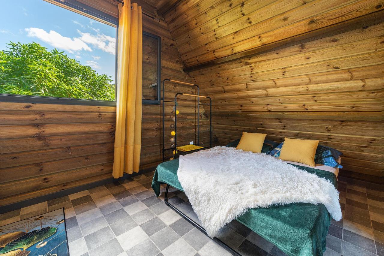 Charmant Chalet Avec Jacuzzi, L'Ile O Vert サン・フィリップ エクステリア 写真