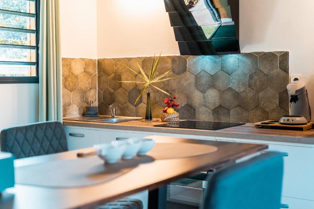 Charmant Chalet Avec Jacuzzi, L'Ile O Vert サン・フィリップ エクステリア 写真
