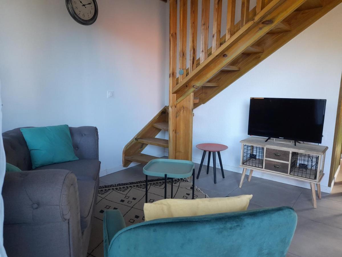 Charmant Chalet Avec Jacuzzi, L'Ile O Vert サン・フィリップ エクステリア 写真