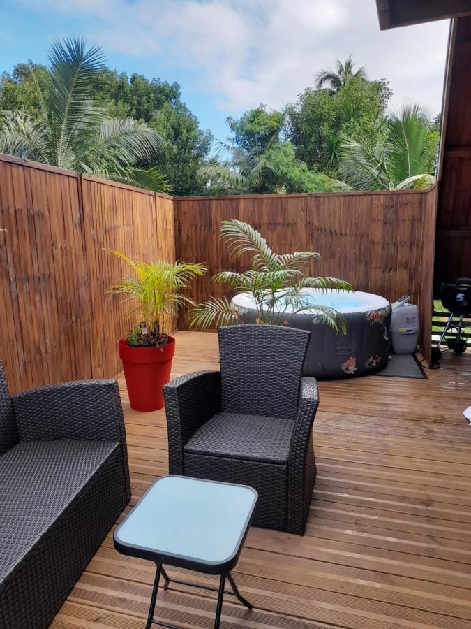Charmant Chalet Avec Jacuzzi, L'Ile O Vert サン・フィリップ エクステリア 写真
