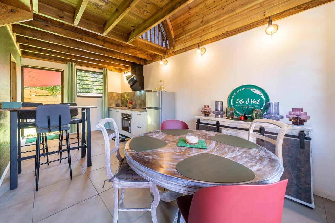 Charmant Chalet Avec Jacuzzi, L'Ile O Vert サン・フィリップ エクステリア 写真