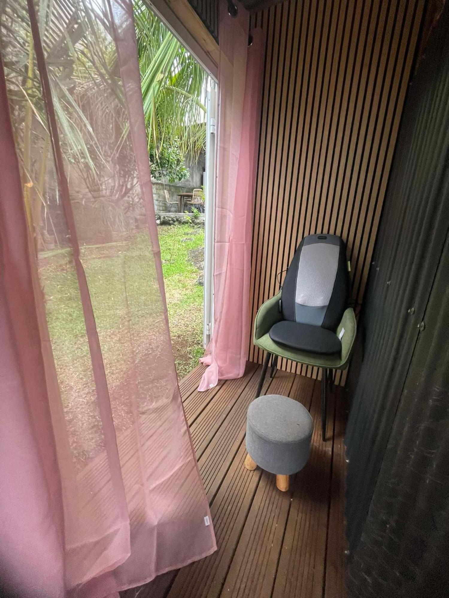 Charmant Chalet Avec Jacuzzi, L'Ile O Vert サン・フィリップ エクステリア 写真